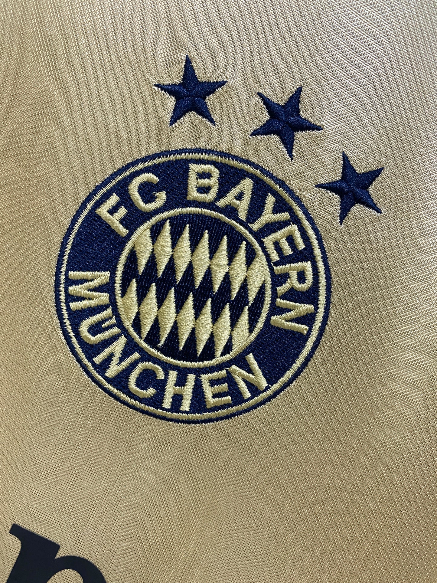2004-05 Bayern Munich away Retro