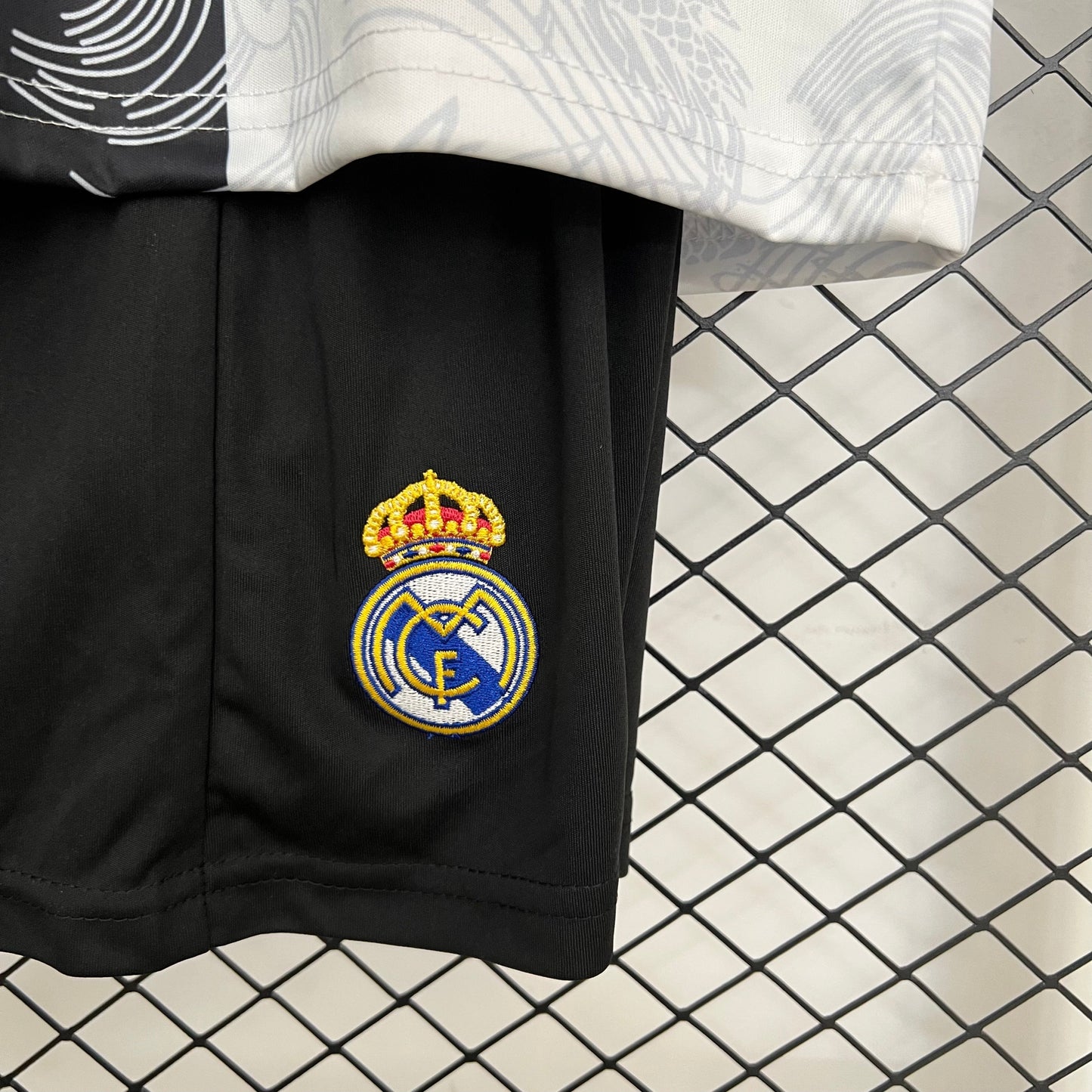 2025-26 Real Madrid Black-White Dragon KIDS 16-28