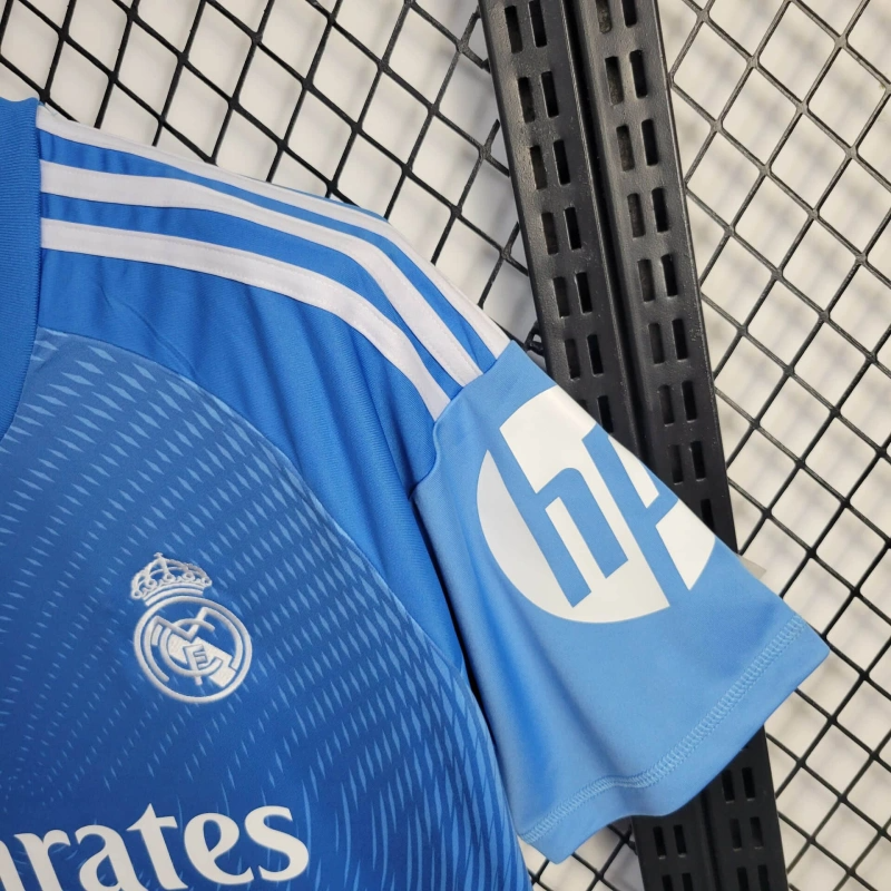 2025-26 Real Madrid Goalkeeper Size