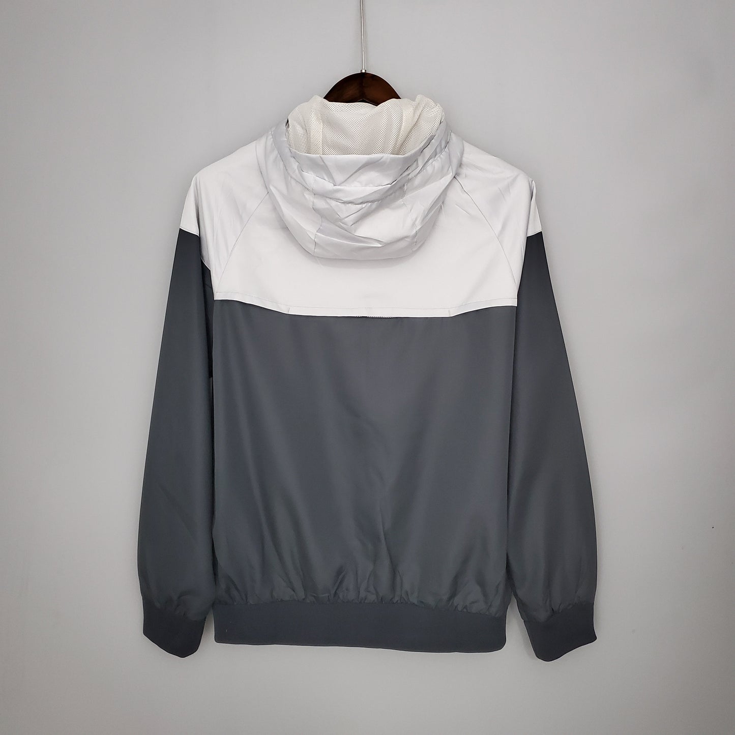 21-22 Windbreaker Tottenham Black Grey