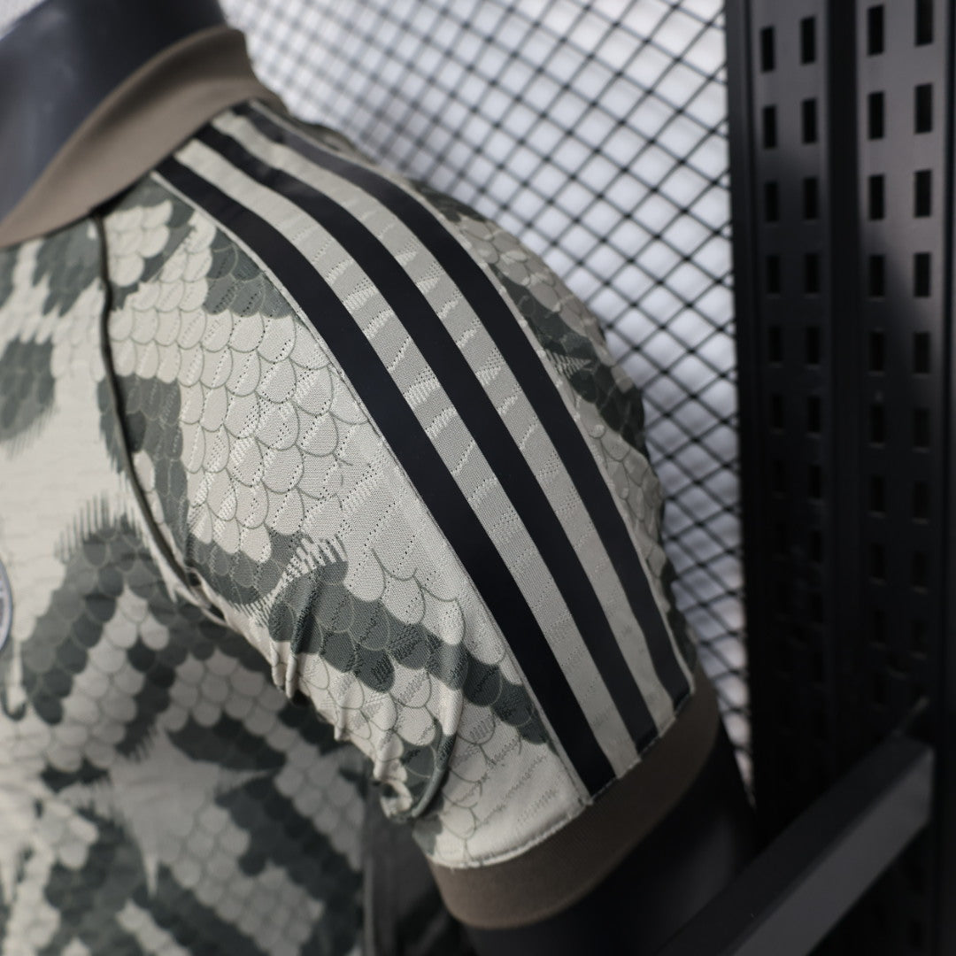 2025-26 Bayern Munich BSTN Joint Player