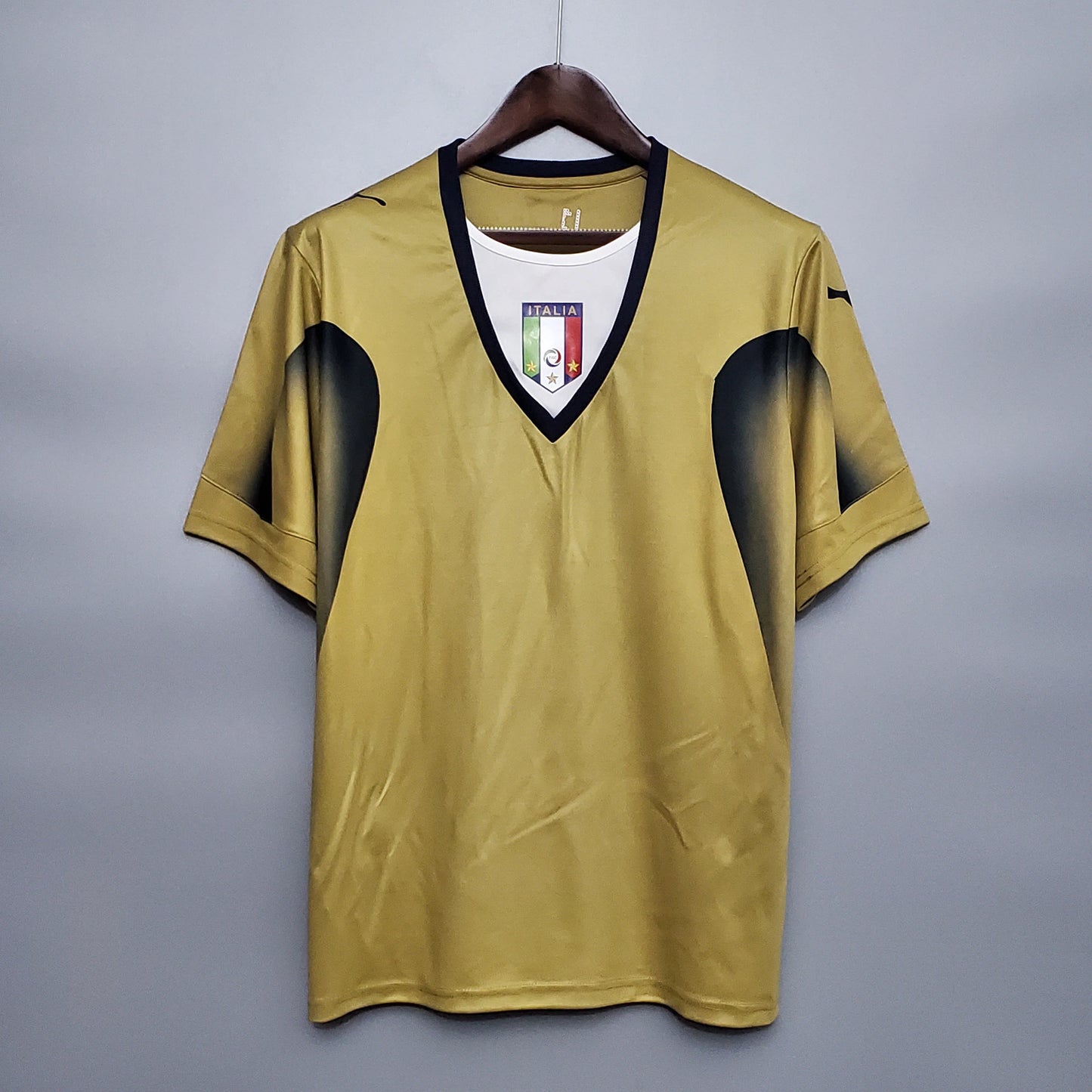 2006 Italy Golden Retro
