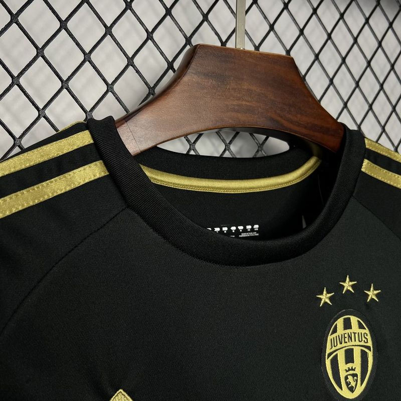 2015-16 Juventus Retro
