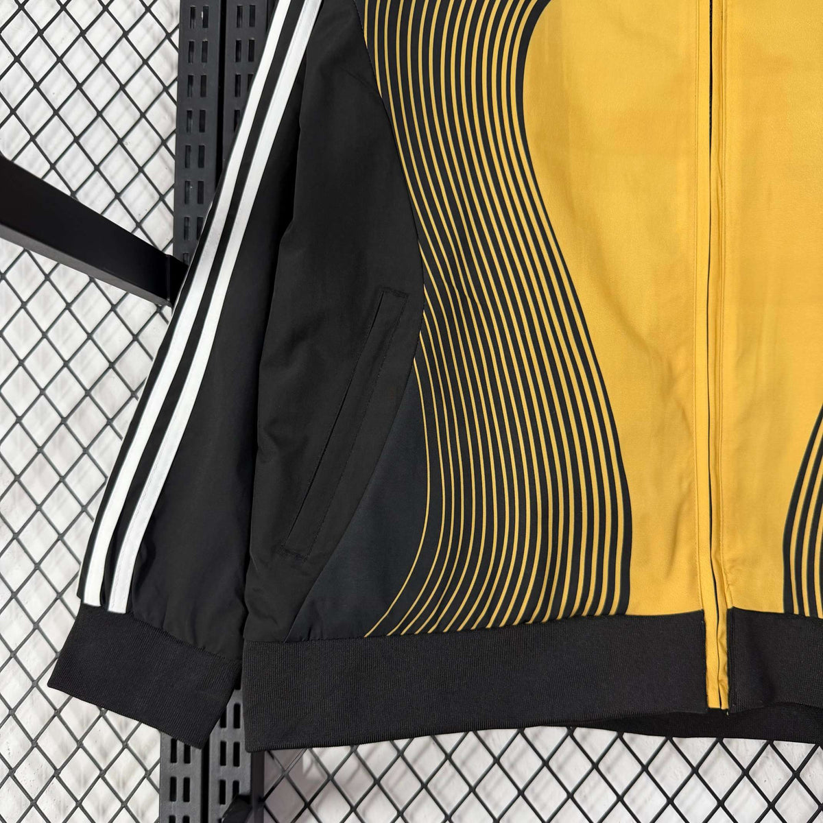 2026-27 Real Madrid Classic Black and Yellow Casual Windbreaker S-2XL