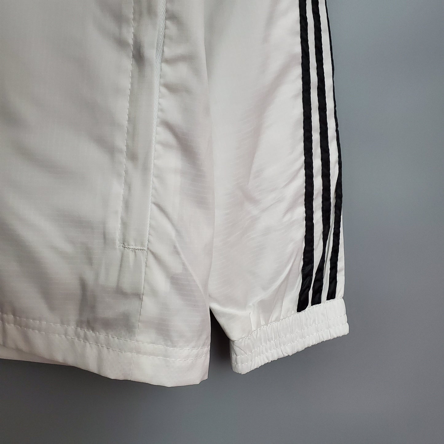 20-21 Windbreaker Manchester United white - black border S- 2XL