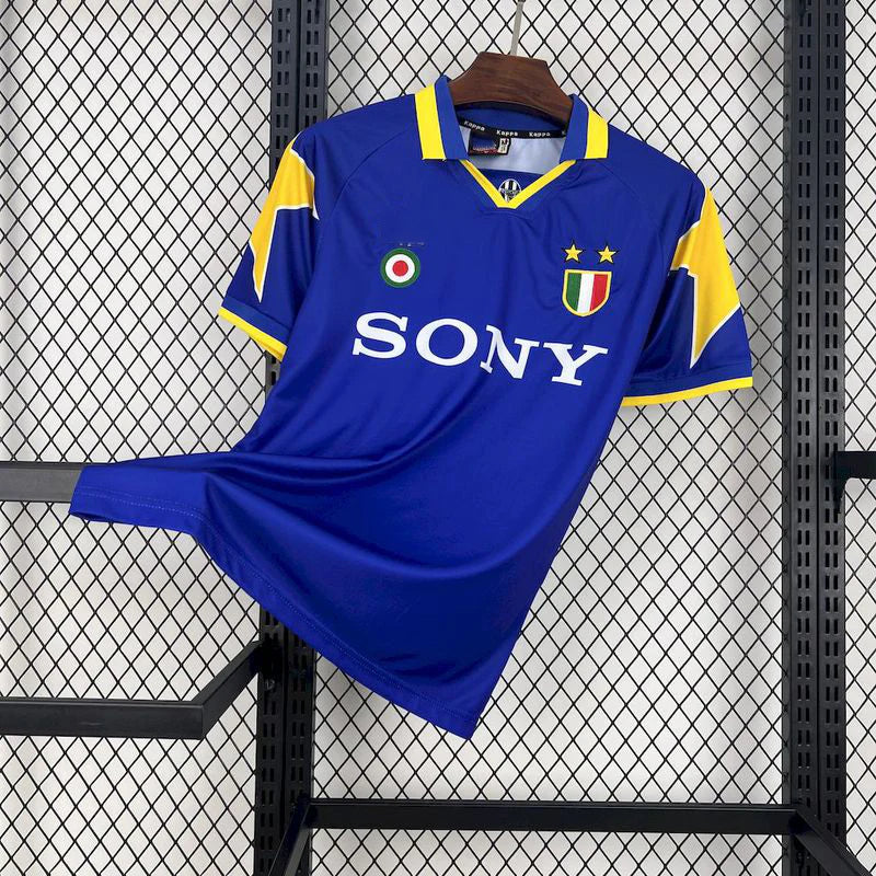 1995-96 Juventus Retro
