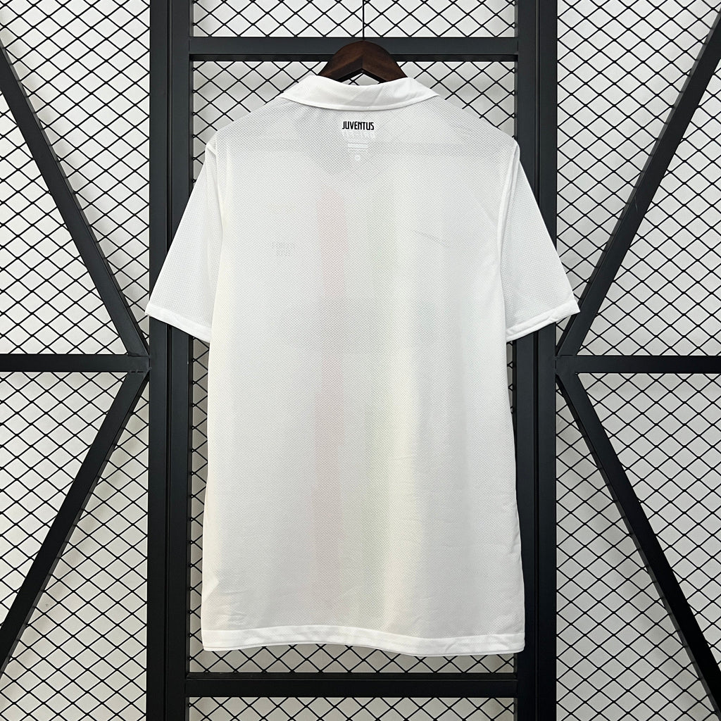 2010-11 Juventus Away Retro