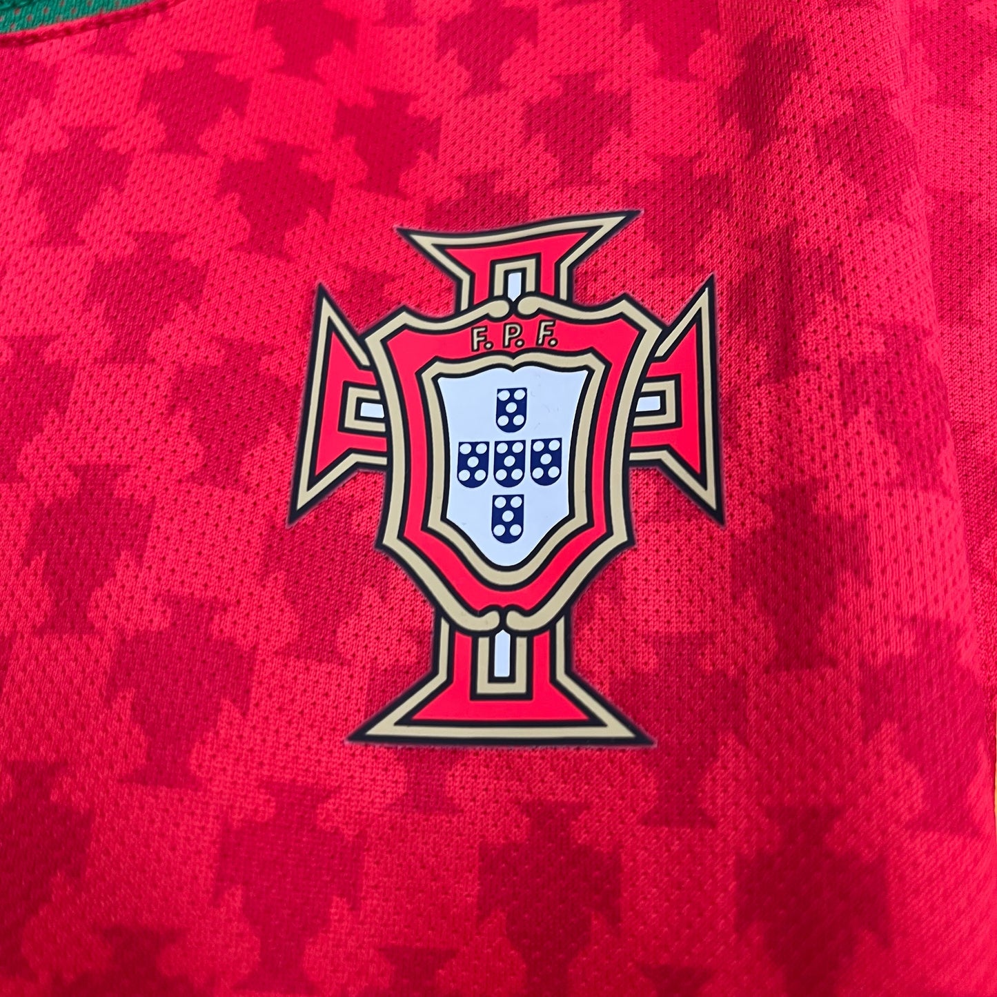 2004 Portugal home Retro