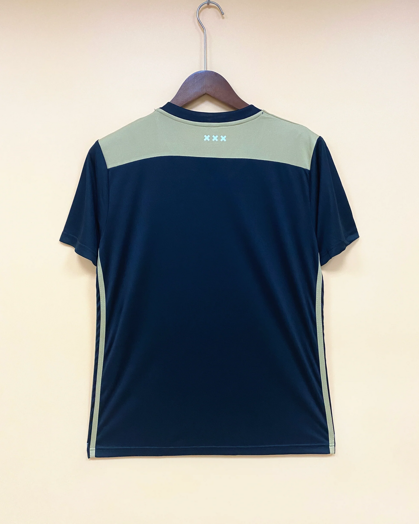 2008-09 Ajax Away Retro