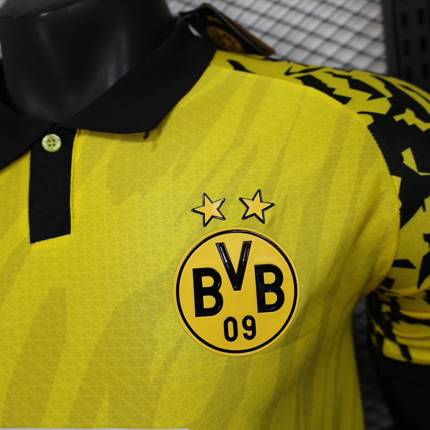 2025-26 BVB Special Yellow Player